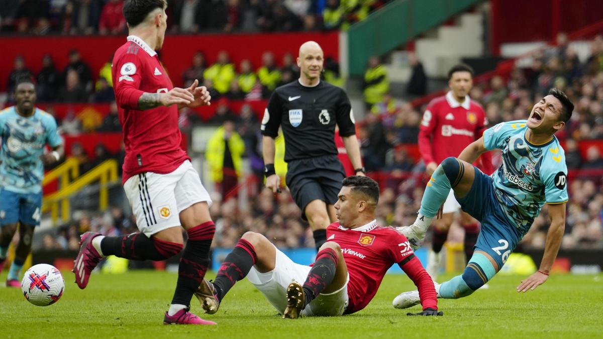 Casemiro Vio La Roja Por Un Planchazo A Alcaraz