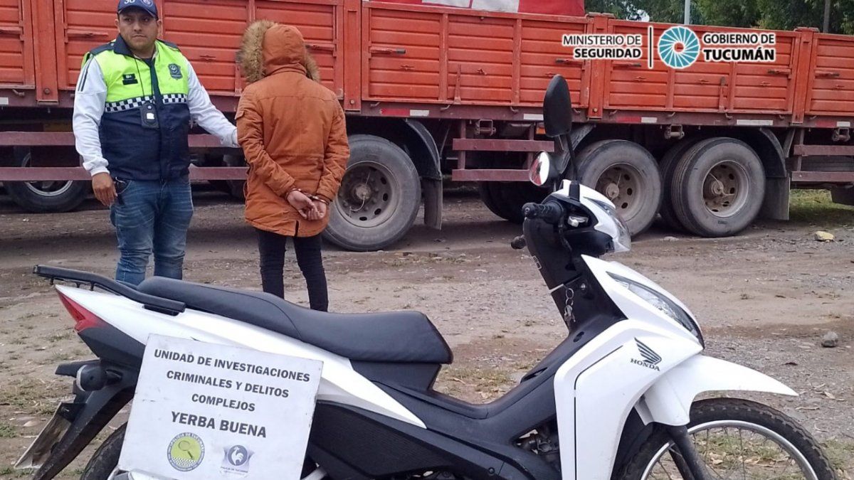 Detienen A Un Joven Que Circulaba Armado En Una Moto