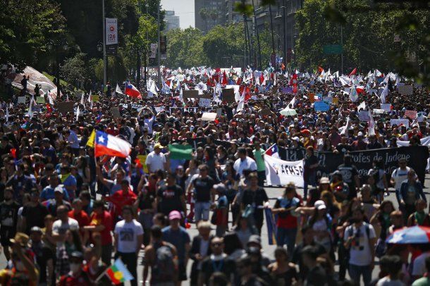 Piñera decretó que más militares salgan a las calles de Chile