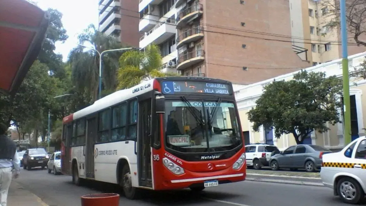 El paro de transportes en Tucumán se extenderá hasta el miércoles al mediodía.