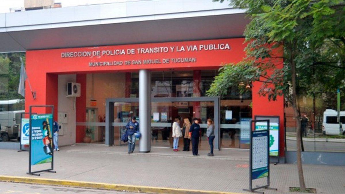El Centro de Emisión de la capital tucumana volverá a recibir al público para tramitar el carnet de manejo.