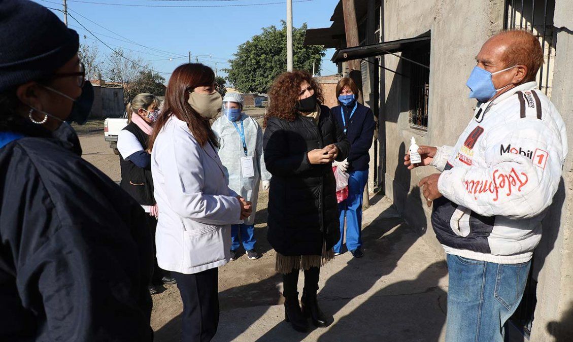 Personal sanitario de la provincia, recorre los barrios. Foto MSPT
