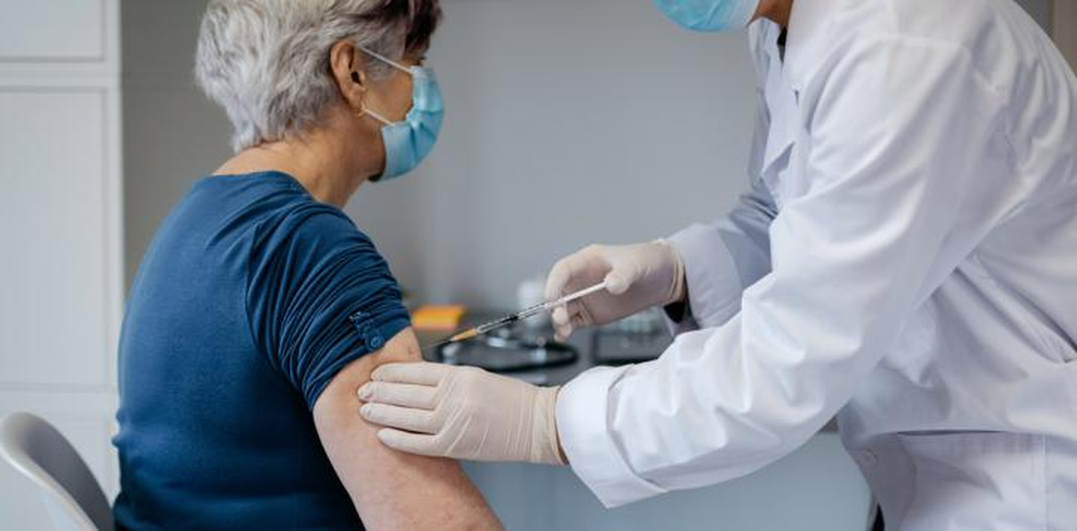 Se abrió la inscripción para vacunar a personas mayores de 70 años.