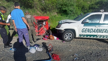 Accidente fatal entre un auto y una camioneta de Gendarmería