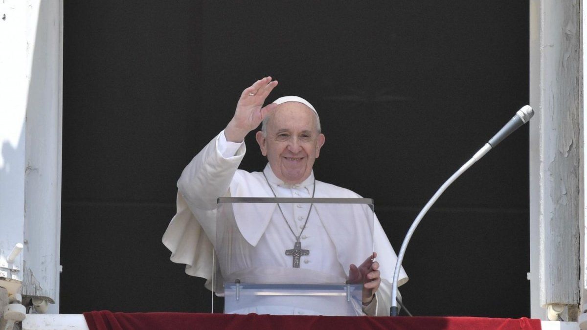 El Papa Francisco pidió este domingo no juzgar las vida de los demás.
