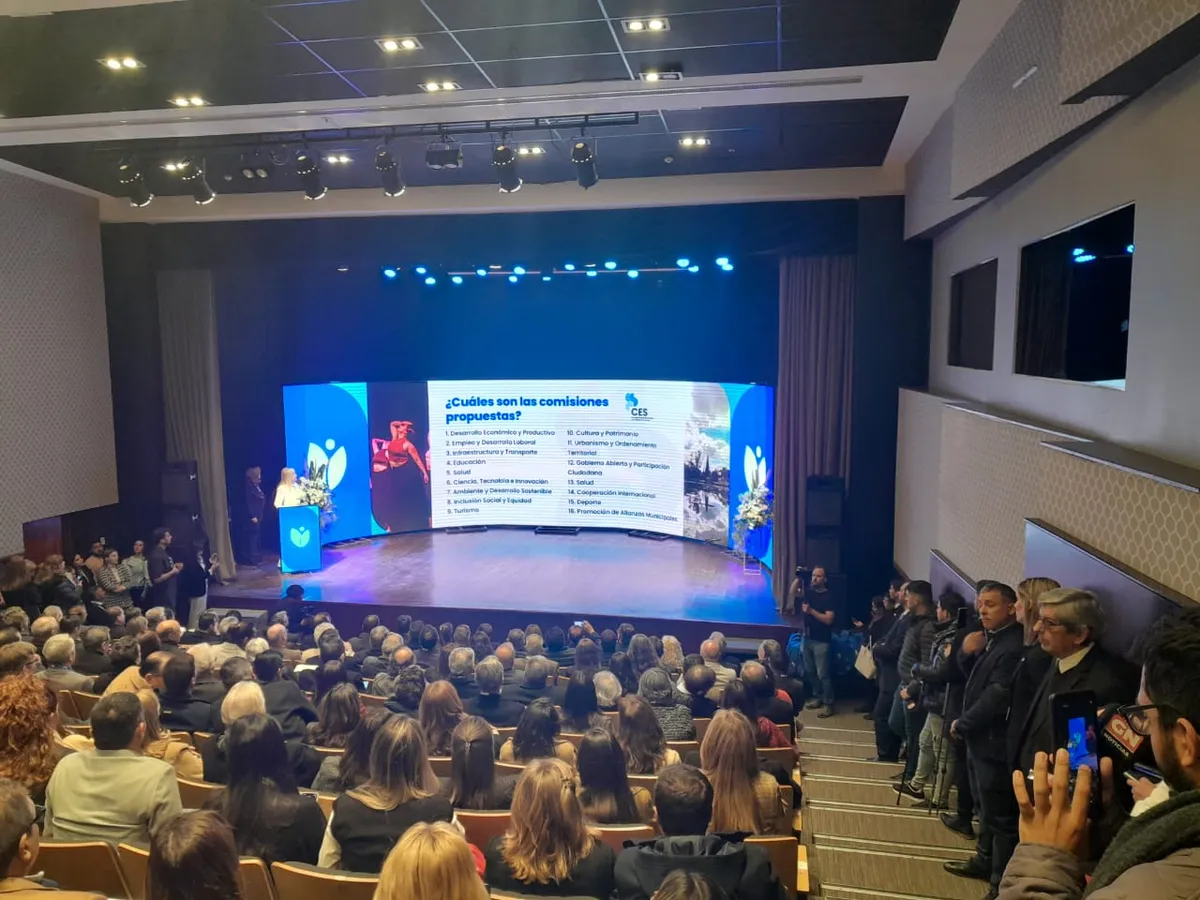 El Consejo Económico y Social (CES) fue presentado este martes en el Teatro Rosita Ávila. El Consejo Económico y Social (CES) fue presentado este martes en el Teatro Rosita Ávila.