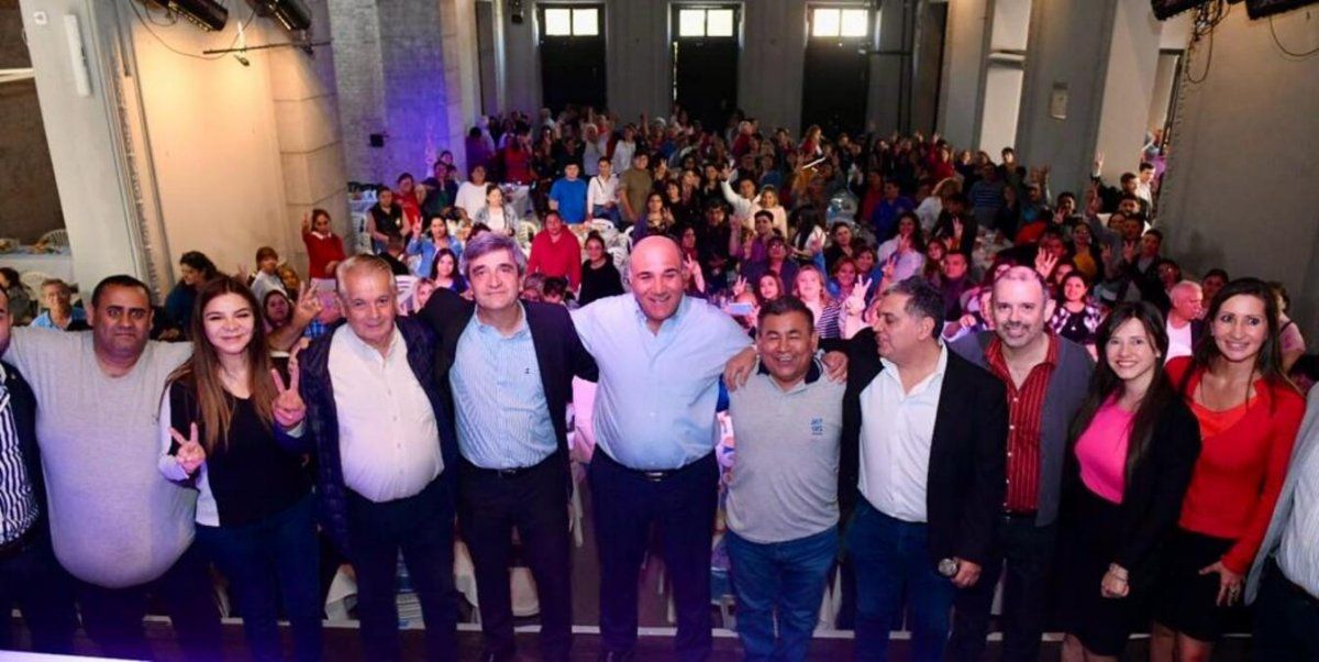 Massa recibió el respaldo de dirigentes políticos y sociales tucumanos