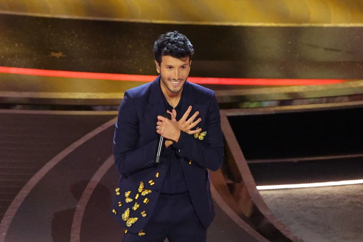 Sebastián Yatra cantó en los Oscars por la película Encanto.