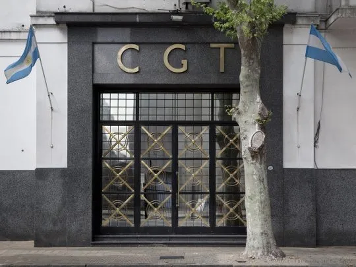 En su primera reuni&oacute;n del a&ntilde;o, la CGT convoc&oacute; a "un gran consenso pol&iacute;tico y econ&oacute;mico-social".