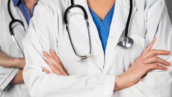 Los médicos argentinos podrán ejercer en el exterior de manera directa