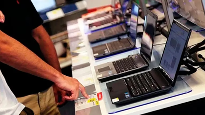 Tecnología: los precios subieron casi 18% y comercios guardan stock