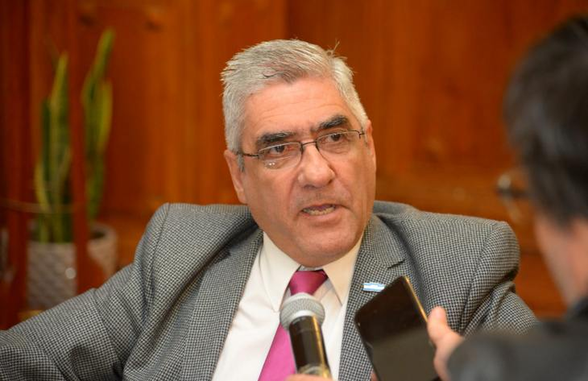 Daniel Abad: Vamos a defender la industria azucarera con uñas y dientes