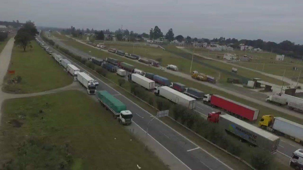 Camioneros de Tucumán se adherirán al paro nacional de la CGT