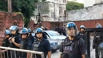 Ley de Glaciares: detuvieron a activistas que saltaron la reja del Congreso