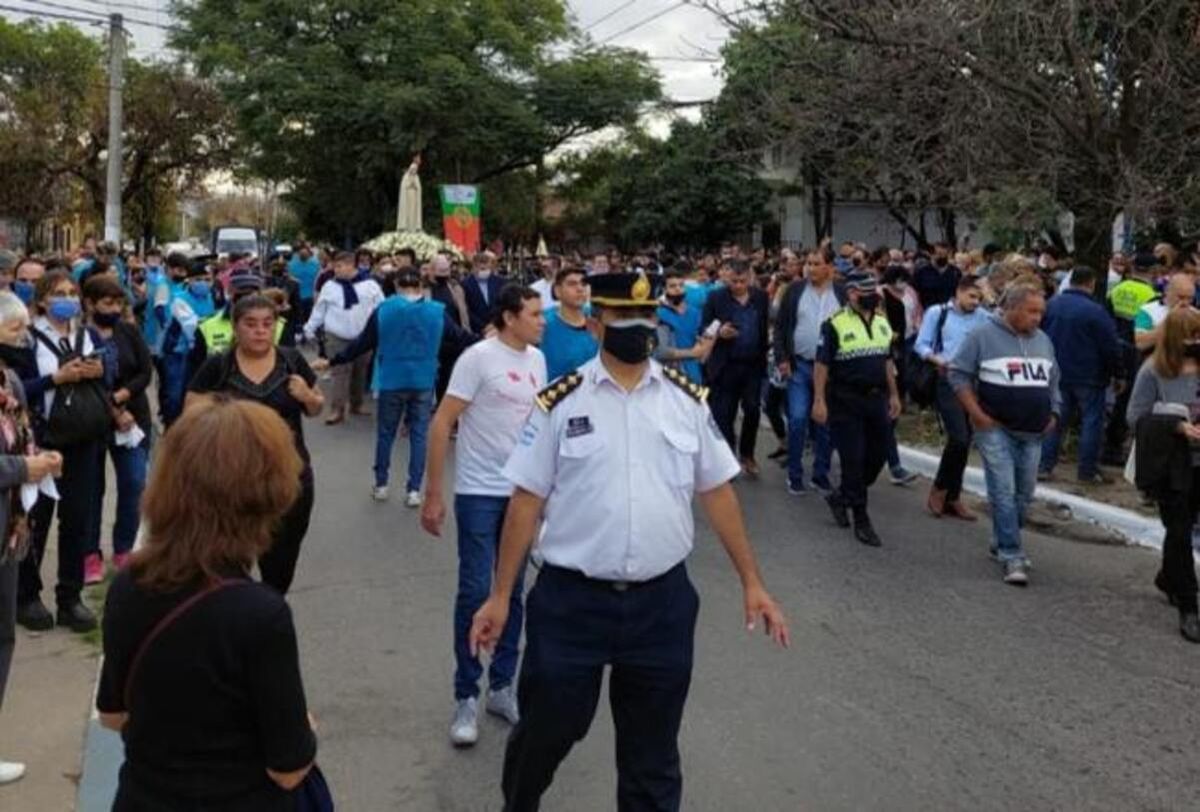 Festividad: la Policía acompañó a los fieles de la Virgen de Fátima