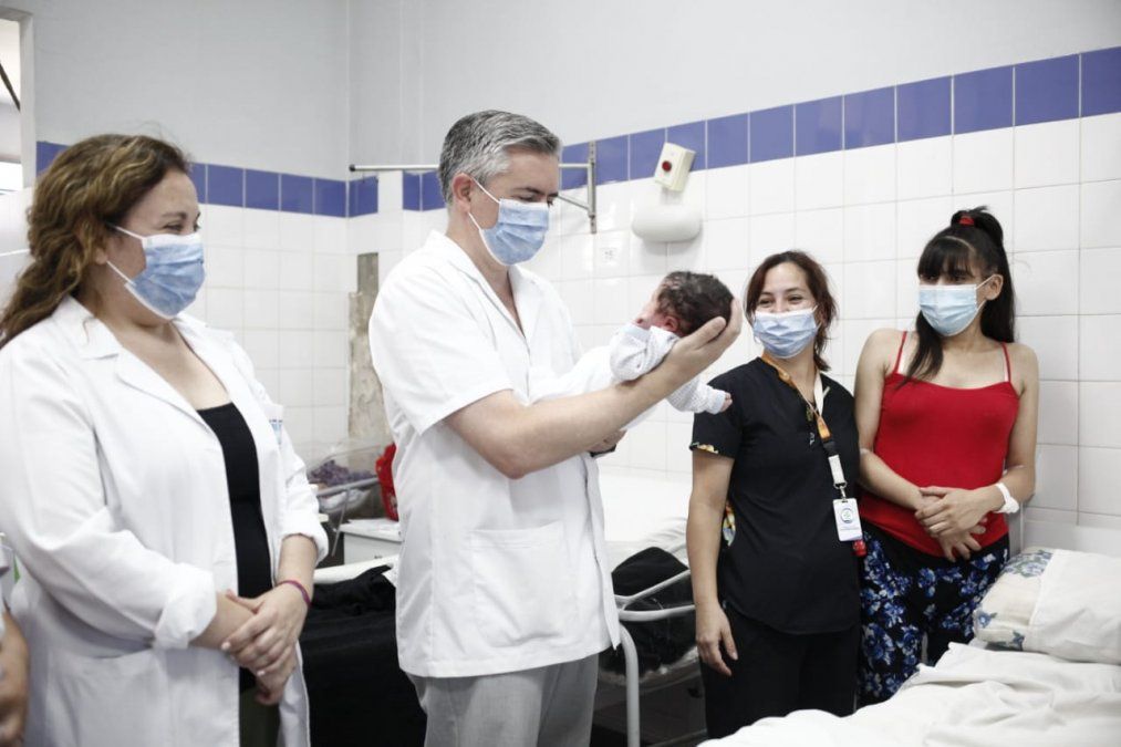 En el Hospital Avellaneda nació el primer bebé tucumano de 2023