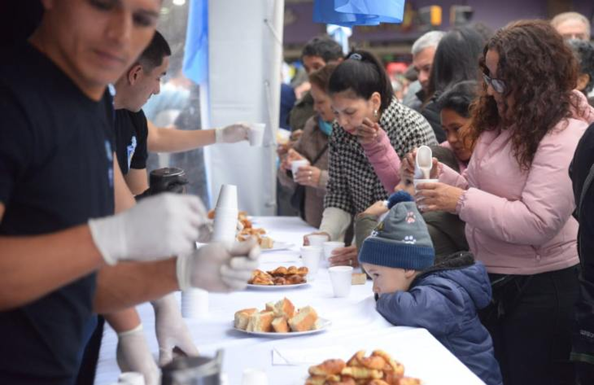 Autoridades destacaron la gran convocatoria en la plaza Independencia