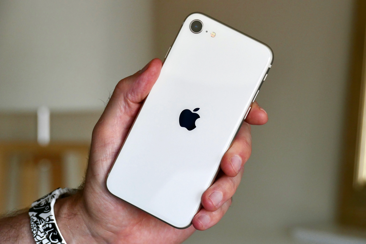 Apple: Aseguran que la serie iPhone SE dejará de existir
