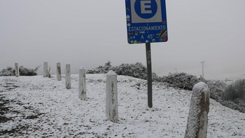 El frío hizo nevar en los Valles: 