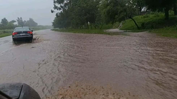 Cortan la ruta nacional ex34 al norte de Burruyacú por acumulación de agua
