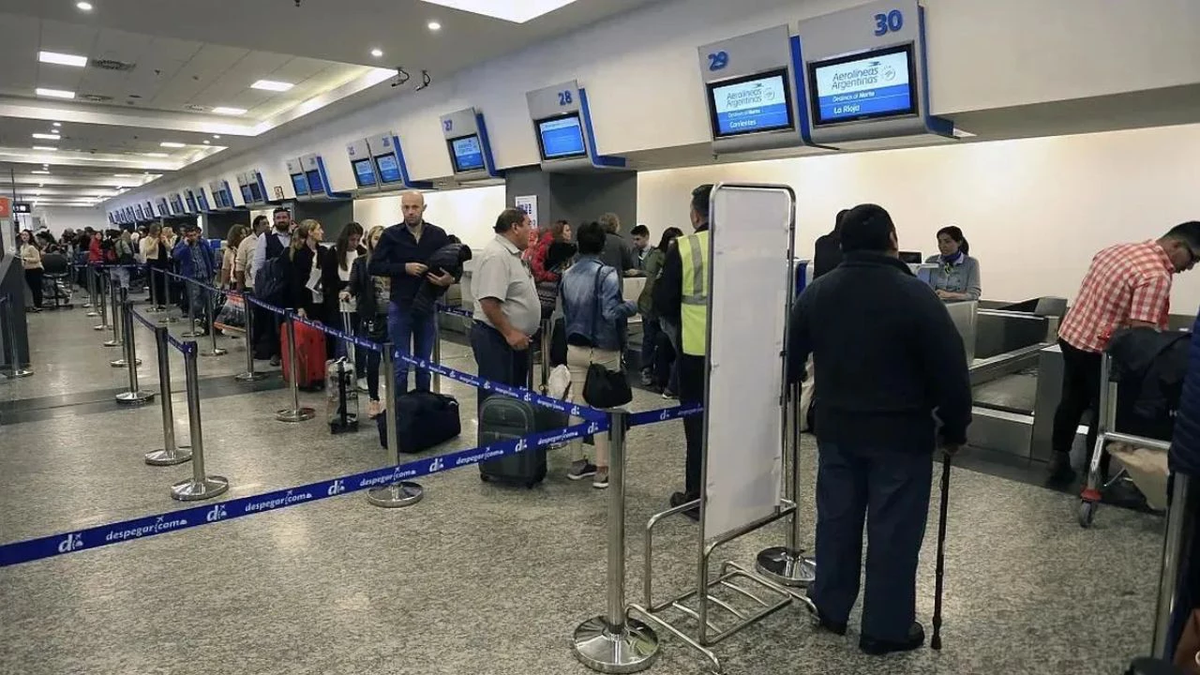 Las aerol&iacute;neas perder&aacute;n alrededor de 62 mil millones de pesos por el paro de la CGT. (Foto: i Profesional)