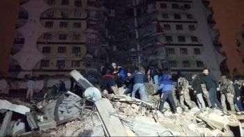 Terremoto en Turquía y Siria: ya hay cerca de 1500 muertos