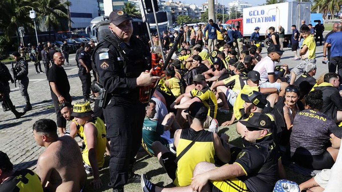 Batalla campal en Brasil entre hinchas de Botafogo y Peñarol