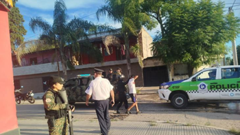 Un fuerte operativo policial dejó varias personas demoradas