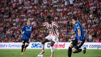 Atlético perdió 2-1 ante Instituto con un polémico arbitraje de Espinoza