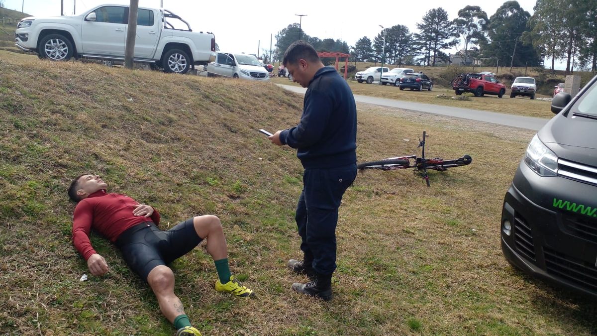 Dos ciclistas se accidentaron y fueron asistidos por la URN