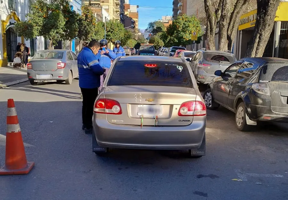 Realizan controles contra el transporte ilegal como es el caso de UBER.
