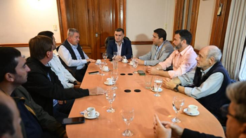 Coordinan acciones con productores para optimizar caminos rurales