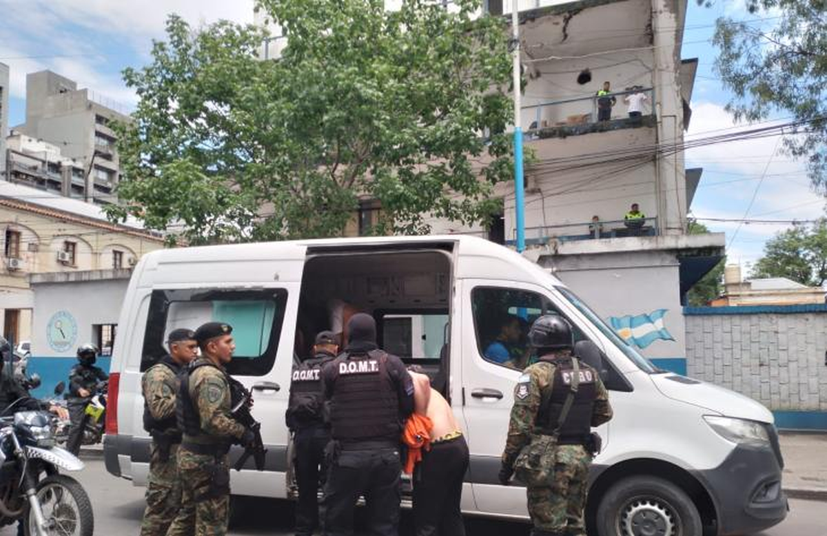 Continúan los traslados de internos hacia Benjamín Paz. Continúan los traslados de internos hacia Benjamín Paz.