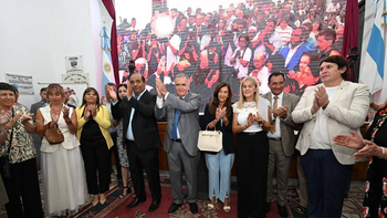 Jaldo inauguró obras en la biblioteca de Trancas y entregó camionetas