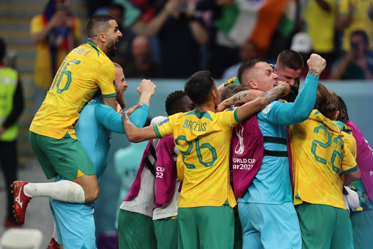 Australia venció 1 a 0 a Dinamarca y se clasificó a octavos