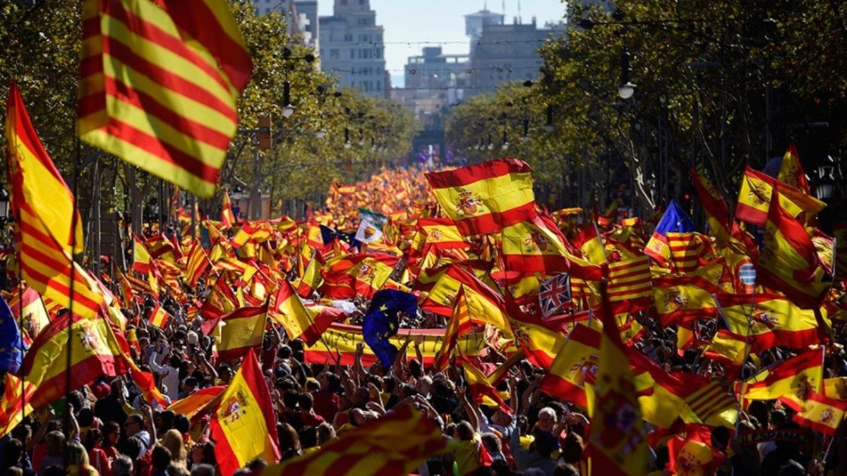 Catalanes marcharon en favor del castellano en las escuelas