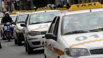 Taxistas: a través de un proyecto buscan la legalización de plataformas