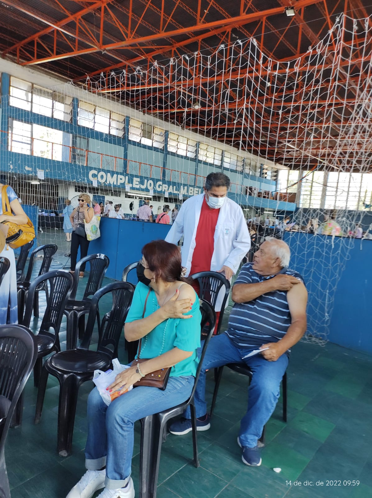 Salud ofreció controles y vacunación a jubilados en el complejo Belgrano.