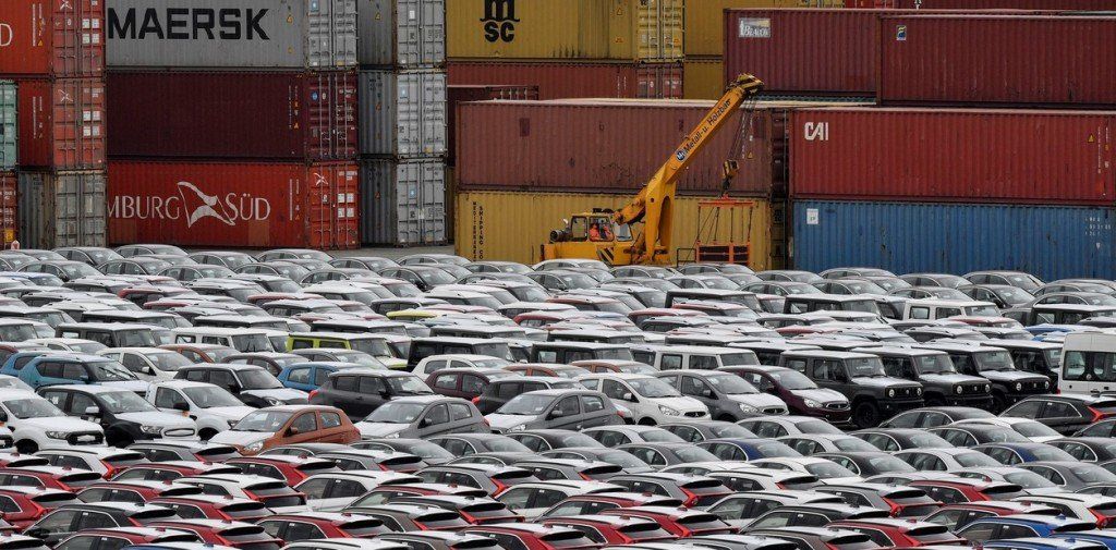 Trump posterga aplicar aranceles a los autos europeos y japoneses