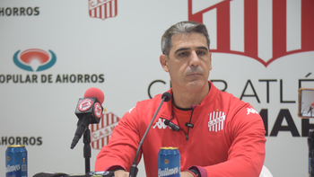 Ariel Martos: 