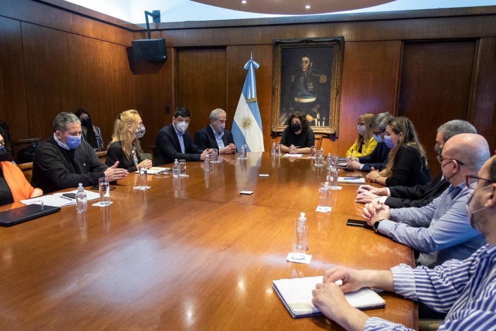 Perczyk, en representación de la universidad argentina ante el gobierno nacional.