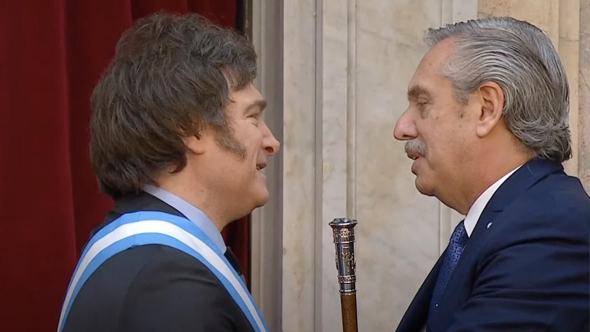 Alberto Fernández chicaneó a Javier Milei: Mi perro no me aconseja