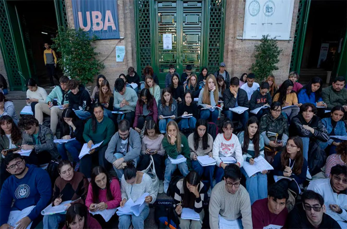 Diputados convocó a una sesión de emergencia para discutir la emergencia presupuestaria en las universidades. (Foto: Análisis Digital)