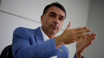 Aseguran que Flávio Bolsonaro huyó de Brasil y se encuentra en vuelo a EEUU