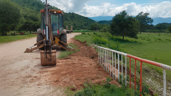 Avanza la recuperación de caminos del interior en distintos puntos 