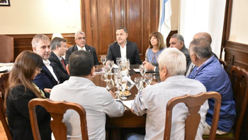 Cómo continúan las reuniones entre el Gobierno y los gremios