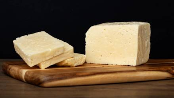 Senasa y Anmat frenaron la producción de un queso de una marca reconocida