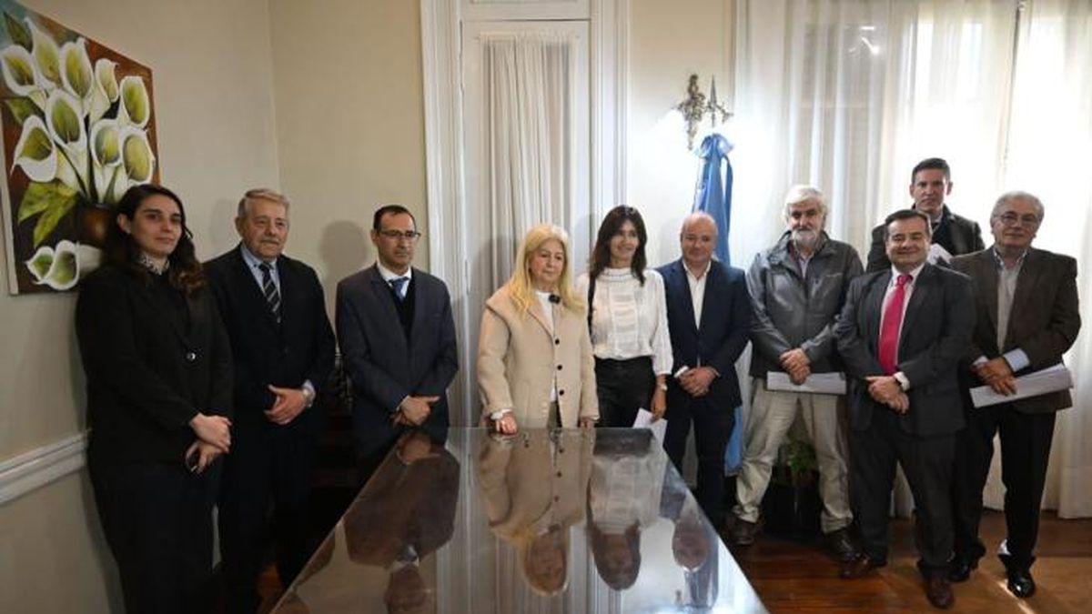 El Gobierno firmó un convenio para avanzar con el Acueducto de Vipos