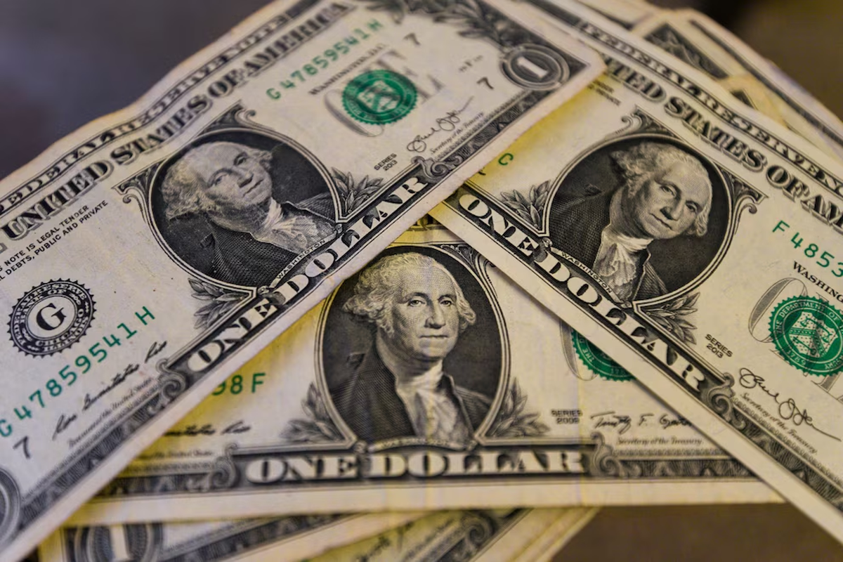 No hay devaluación, dijo Furiase, que incluso aseguró que el dólar tenderá a ir hacia el 