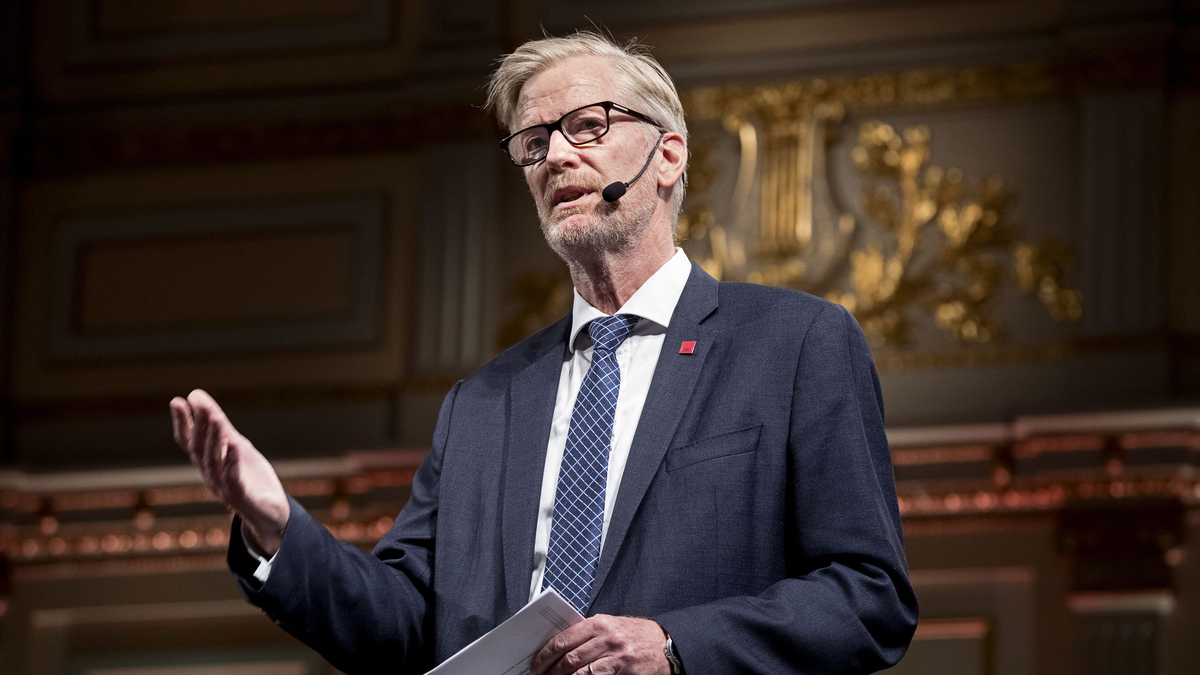 Dan Smith, director del Instituto Internacional de Estocolmo para la Investigación de la Paz (Sipri), aboga por el galardón al cambio climático este año.